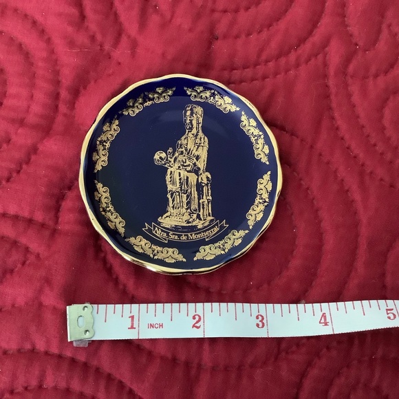 VINTAGE Ntra. Sra. De Montserrat Decorative Plate with Gold Trim - Picture 5 of 5
